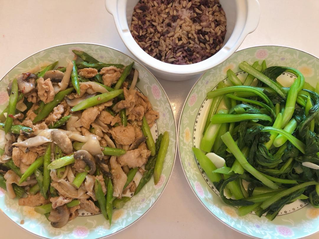 芦笋蘑菇炒肉片