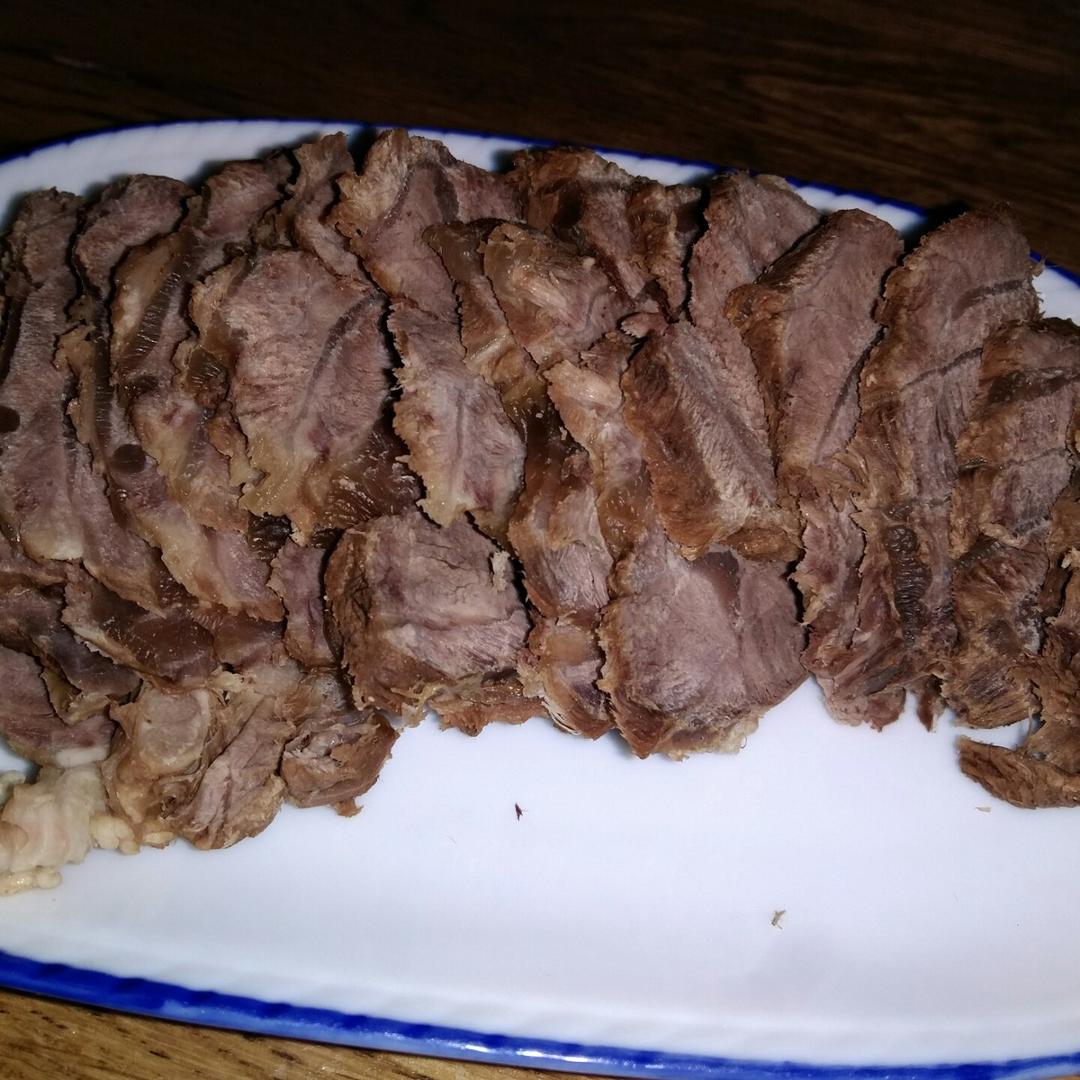 卤牛肉