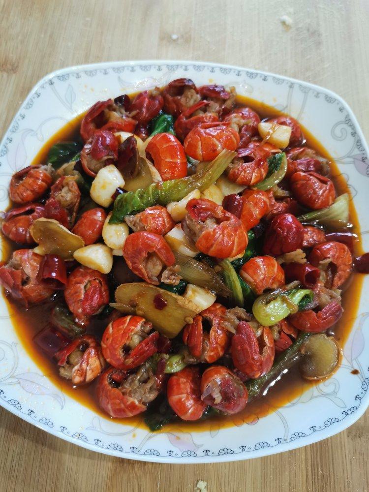 谈笑风生哼做的炒虾尾香辣