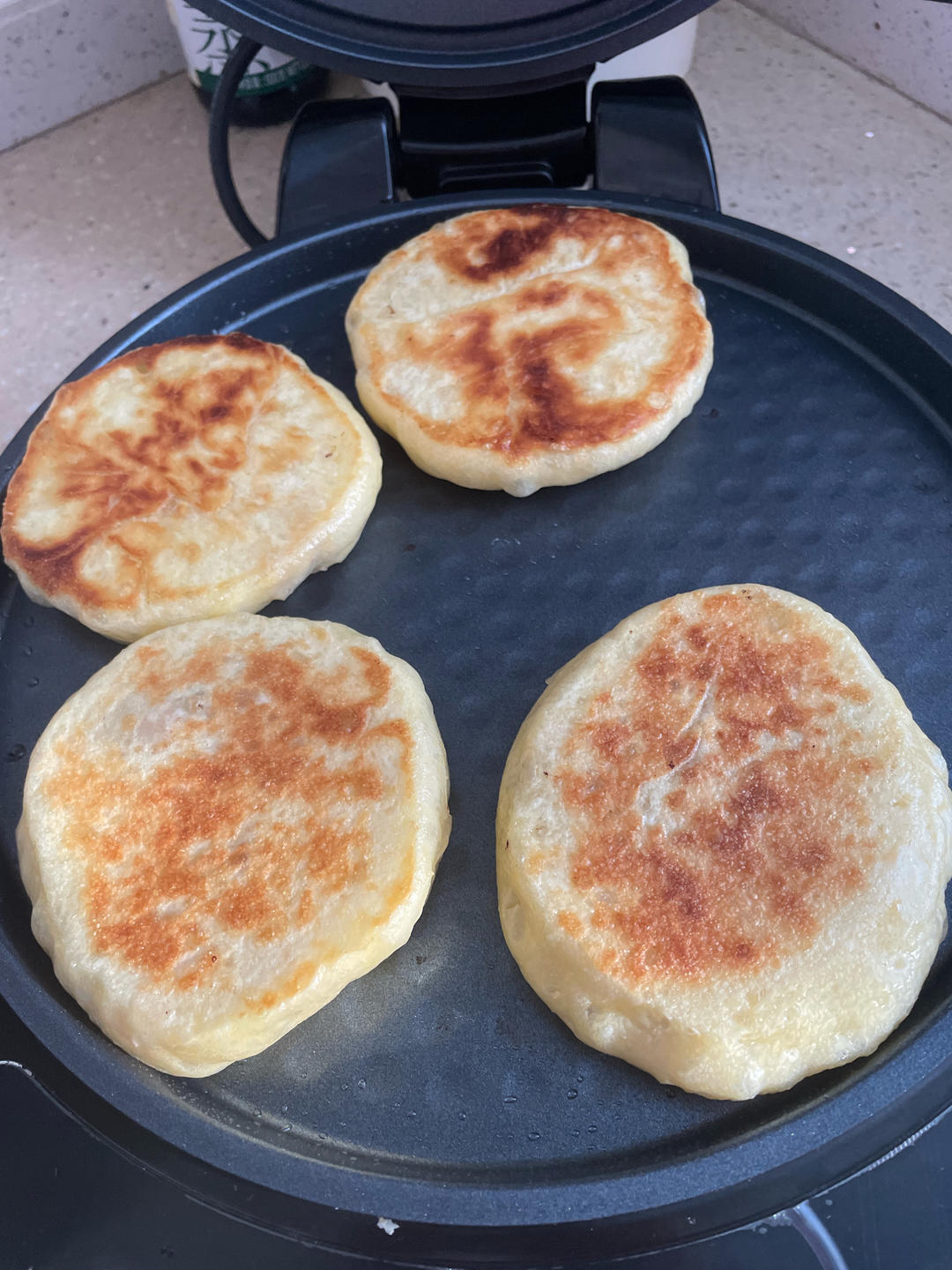 不揉面，不擀皮的萝卜丝鸡蛋发面馅饼