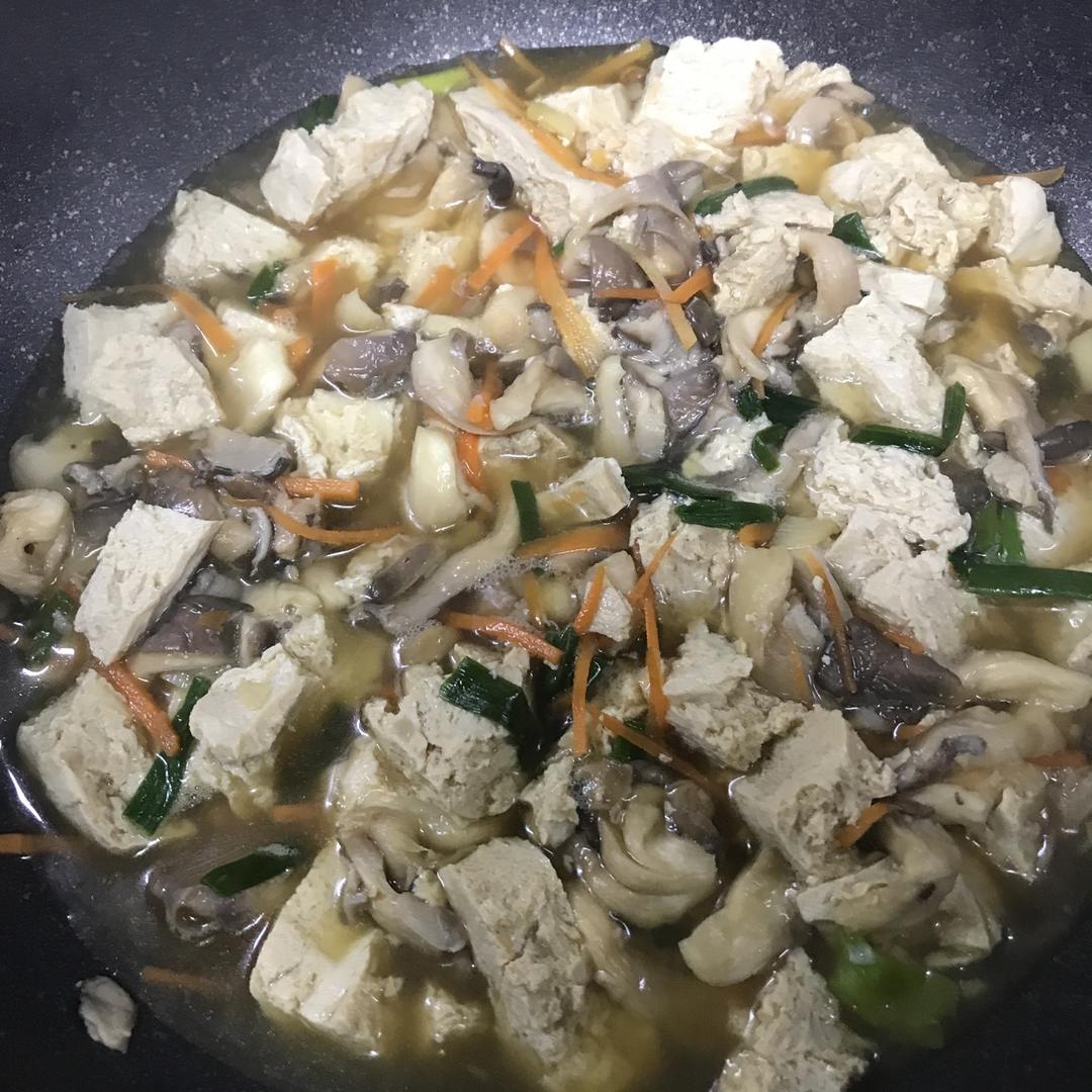 平菇烧豆腐