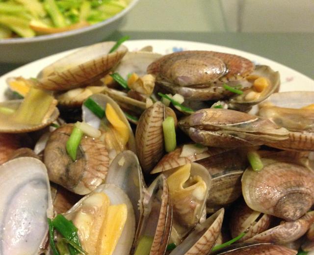 3分钟快手菜——葱炒蛤蜊的做法