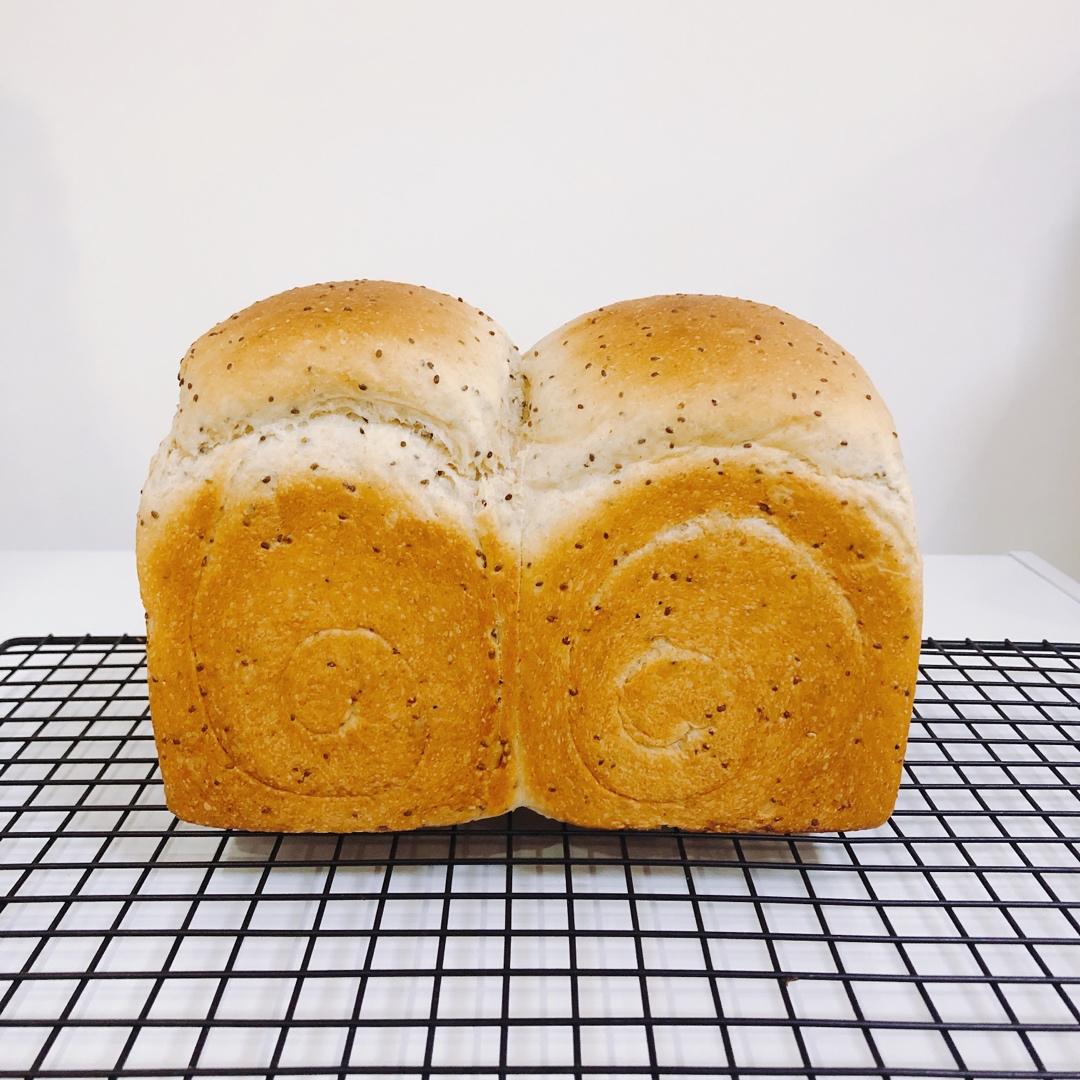 「麦麦吐司」——50%全麦➕藜麦