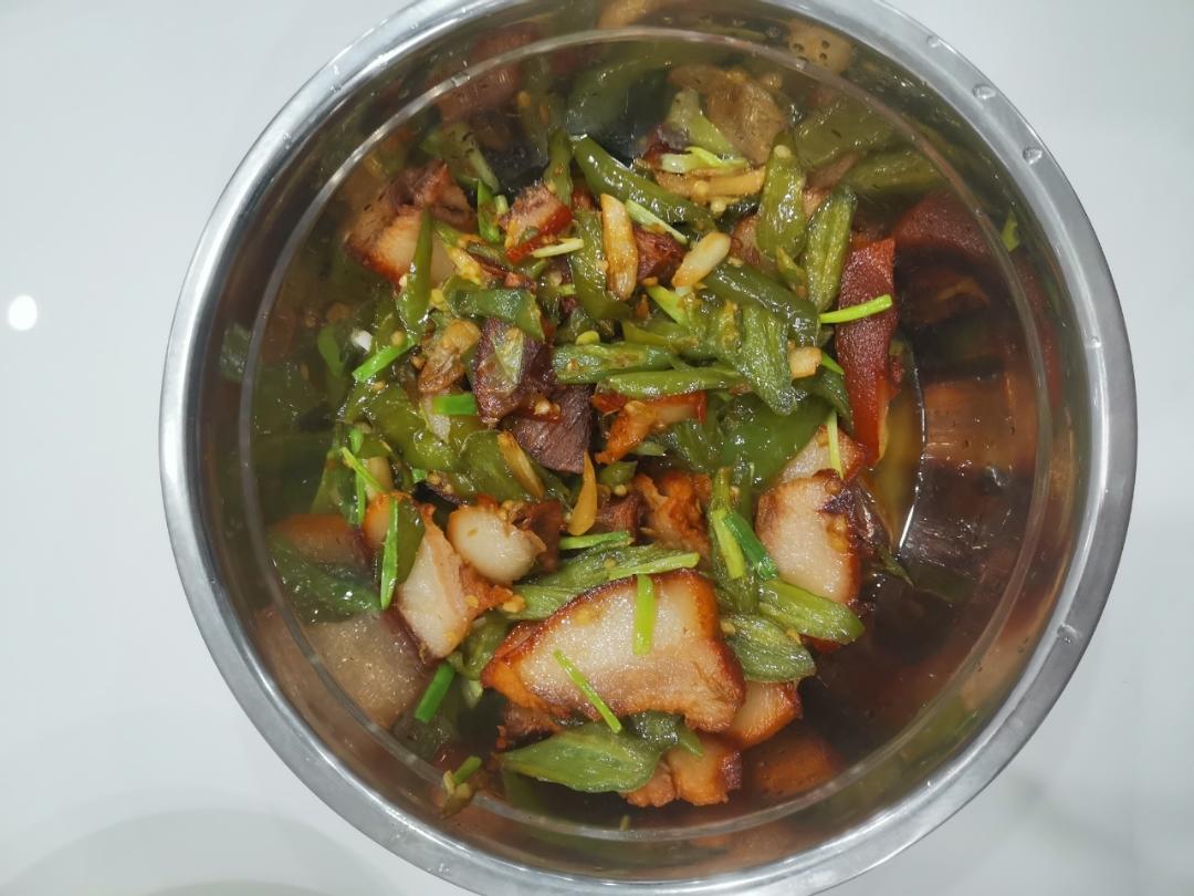 炒出来的卤肉也超好吃，尤其是猪拱嘴