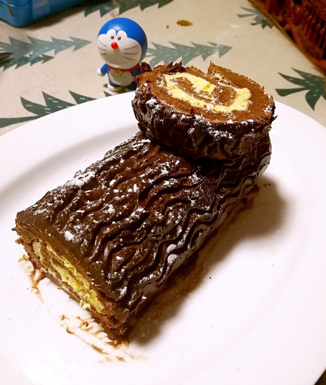 平安夜的餐桌上不能没有树根蛋糕