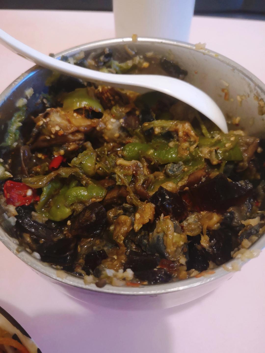 擂辣椒皮蛋茄子