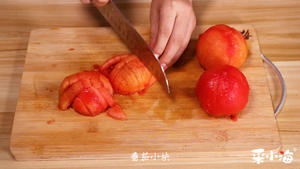 番茄炒蛋的升级版——番茄虾仁滑蛋的做法 步骤4