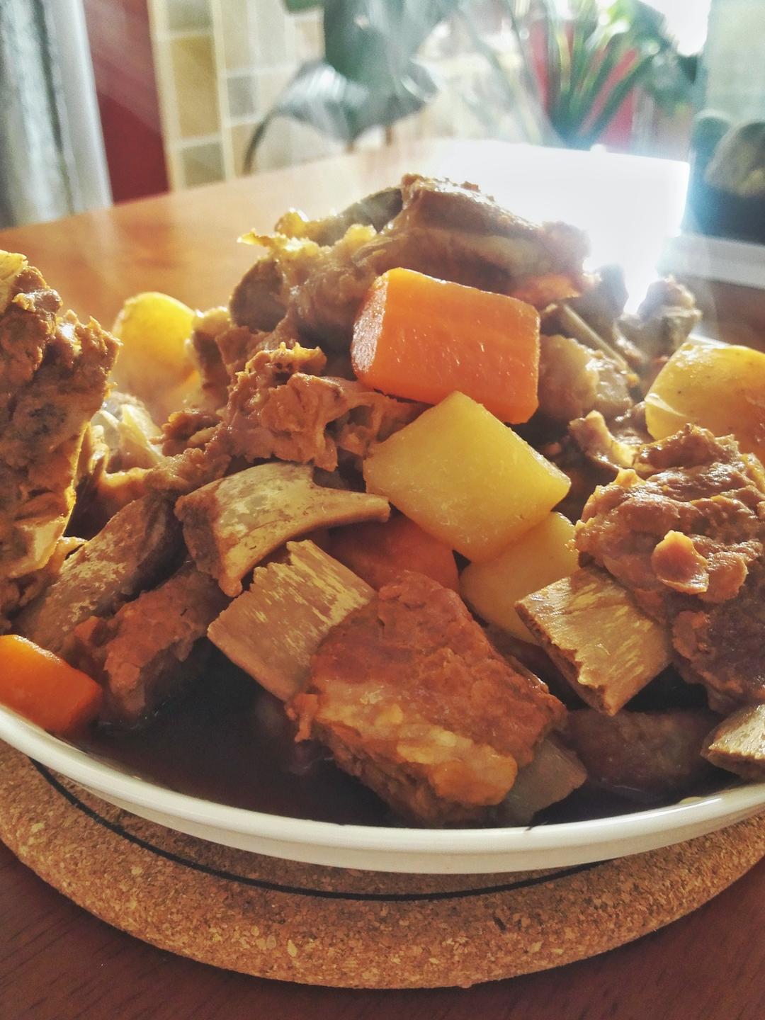 胡萝卜土豆炖排骨