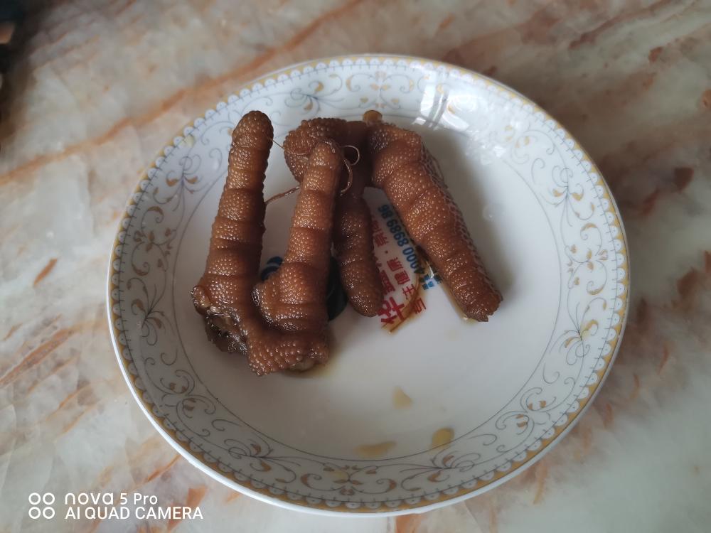 超简单的酸甜鸡爪的做法 步骤2