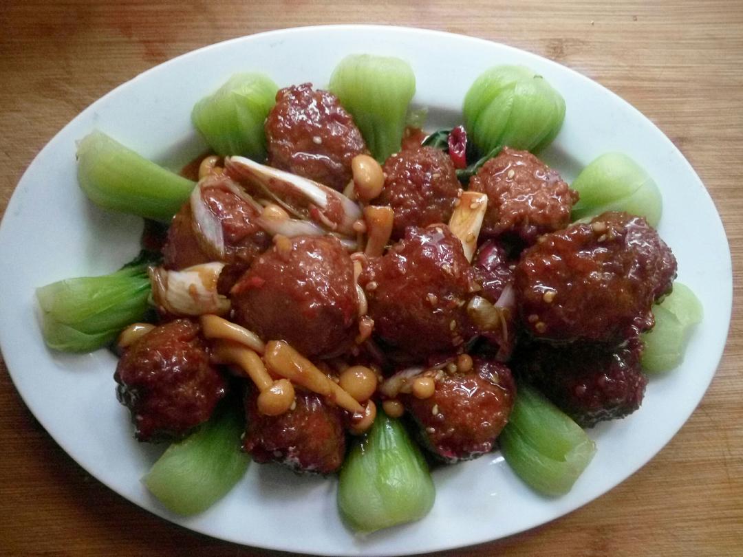 红烧狮子头的做法