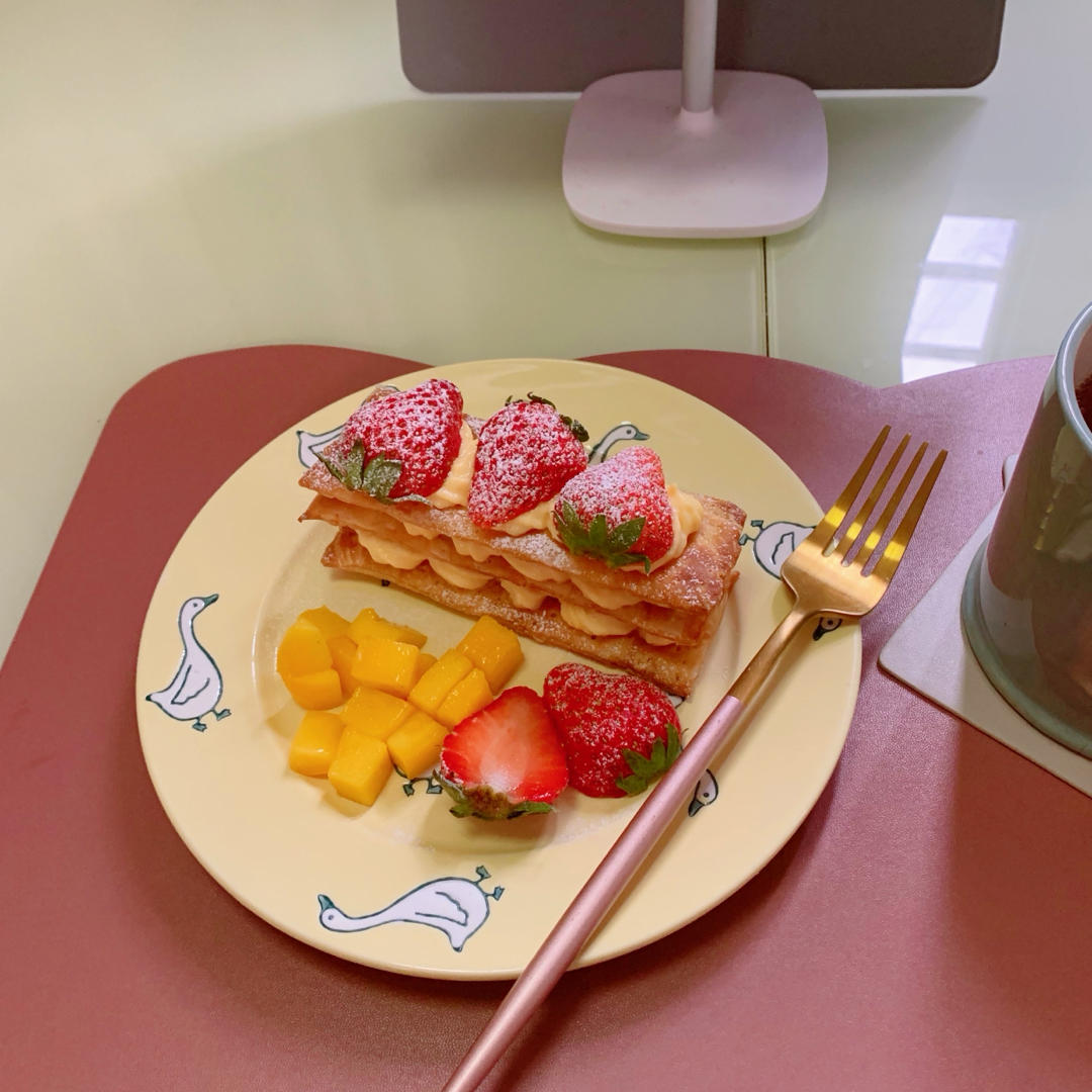 浪漫法式甜品|草莓🍓拿破仑千层酥(手抓饼版)