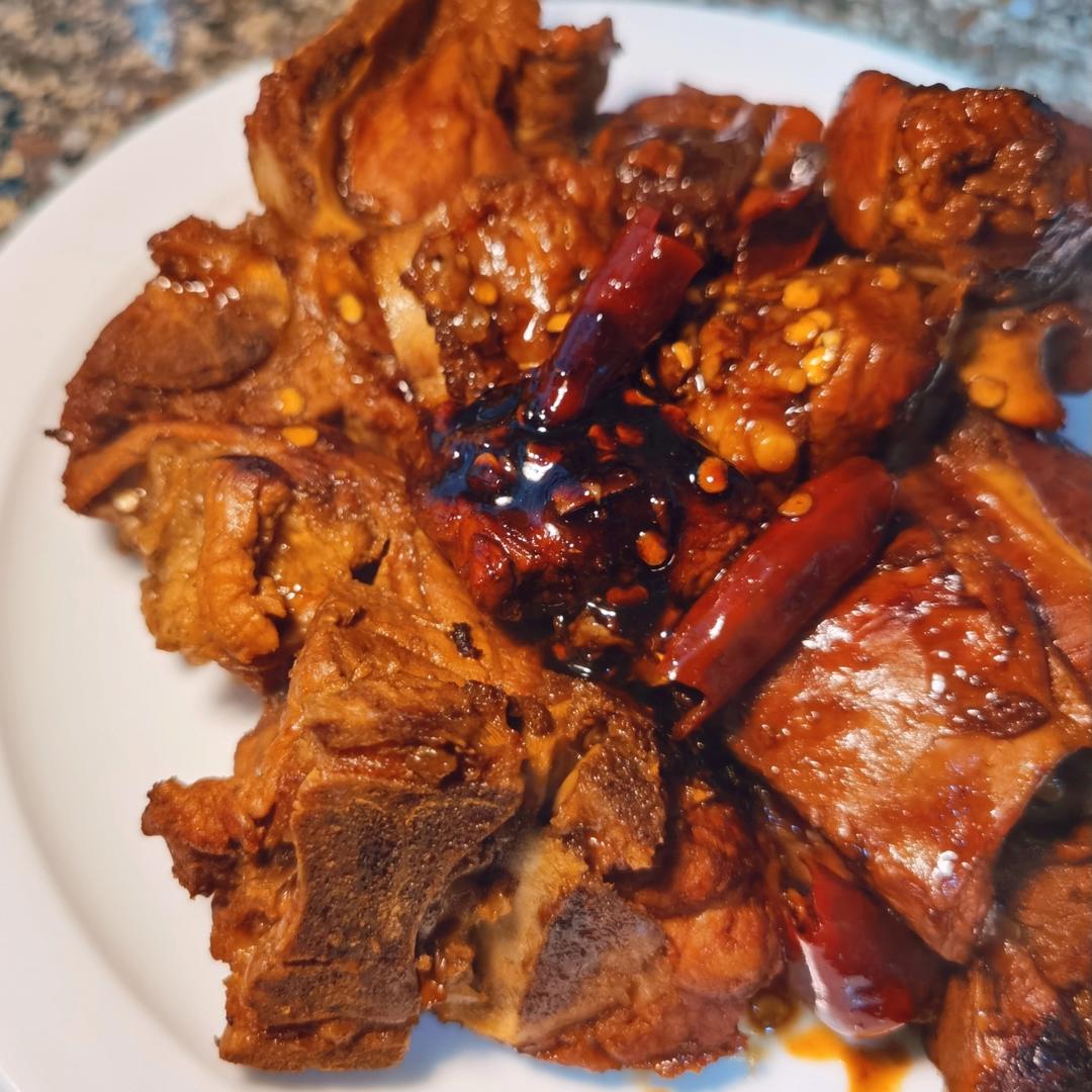 ac饎做的超简单的酱大骨红烧筒骨