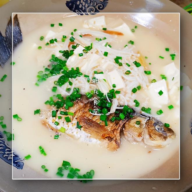 月子餐之下奶好汤---金针菇鲫鱼豆腐汤的做法