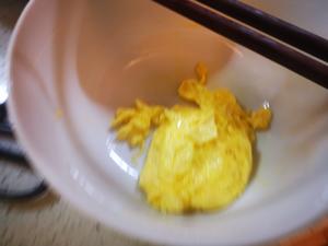 西红柿鸡蛋面+金枪鱼罐头的做法 步骤2