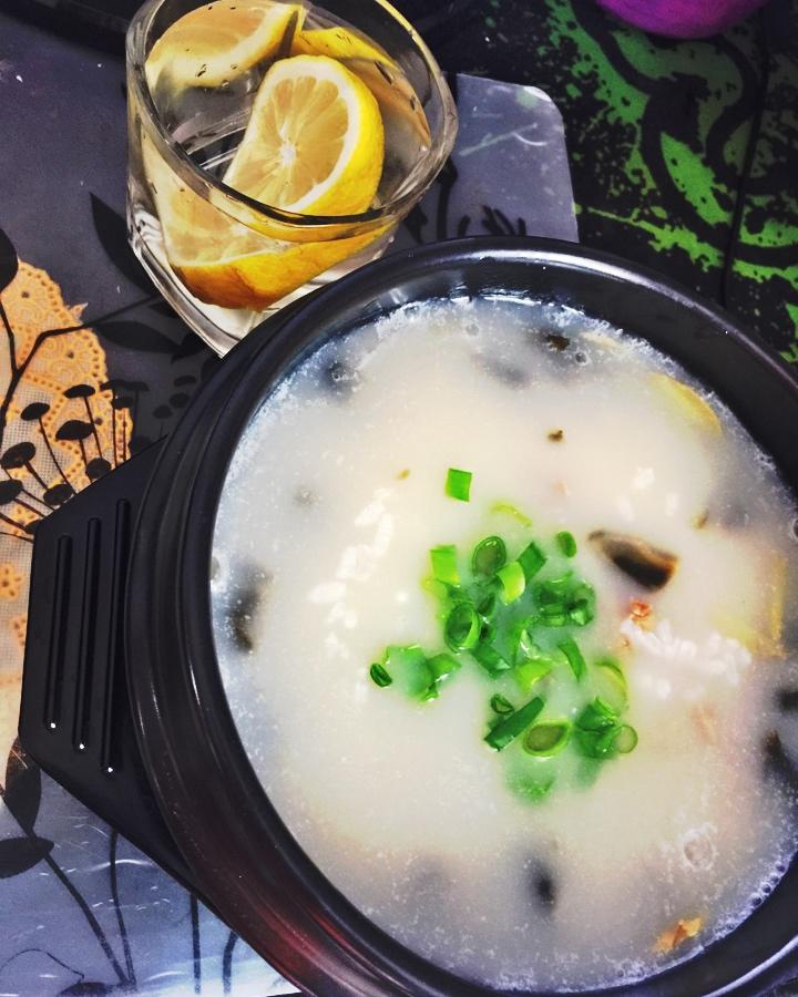 十五分钟快手之香滑皮蛋瘦肉粥(附五分钟电饭煲电压力锅更快捷方法)