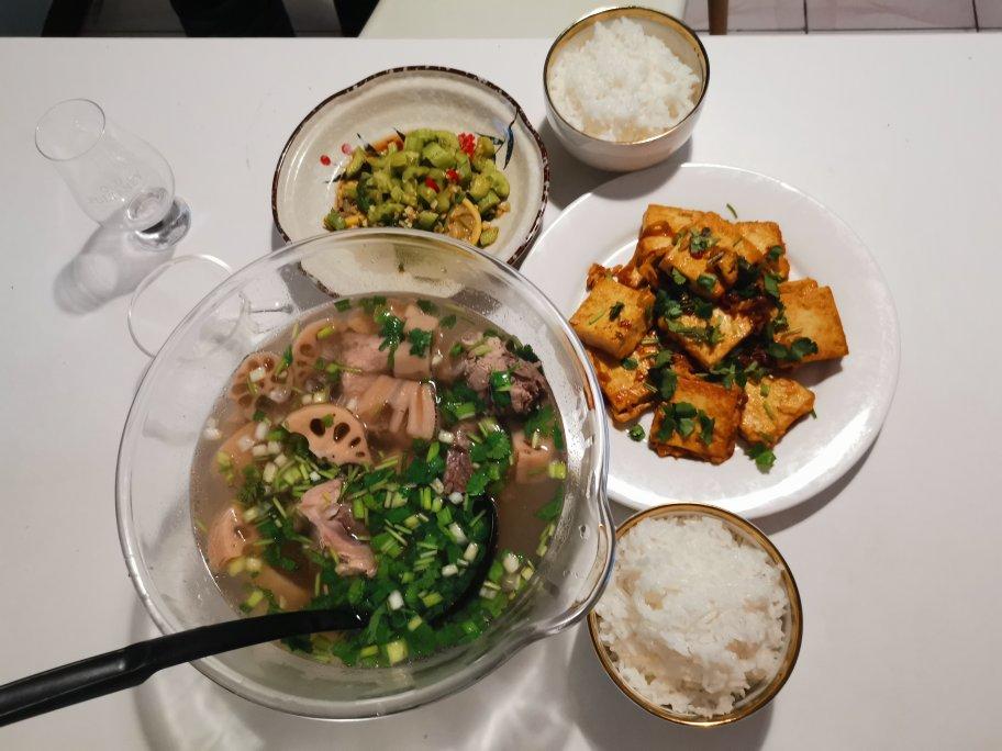 陈情令师姐的莲藕排骨汤（极简做法）