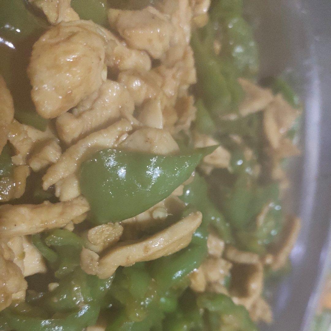 巨好吃的青椒炒鸡胸肉丝，超下饭