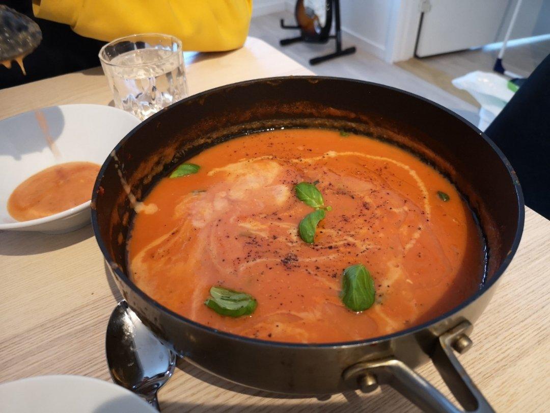 秋日暖胃汤品🔥法式番茄土豆浓汤配吐司片