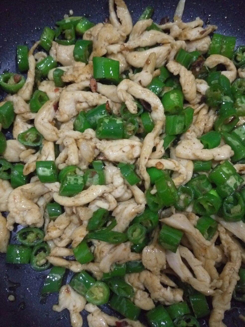 柿子椒炒鸡丝