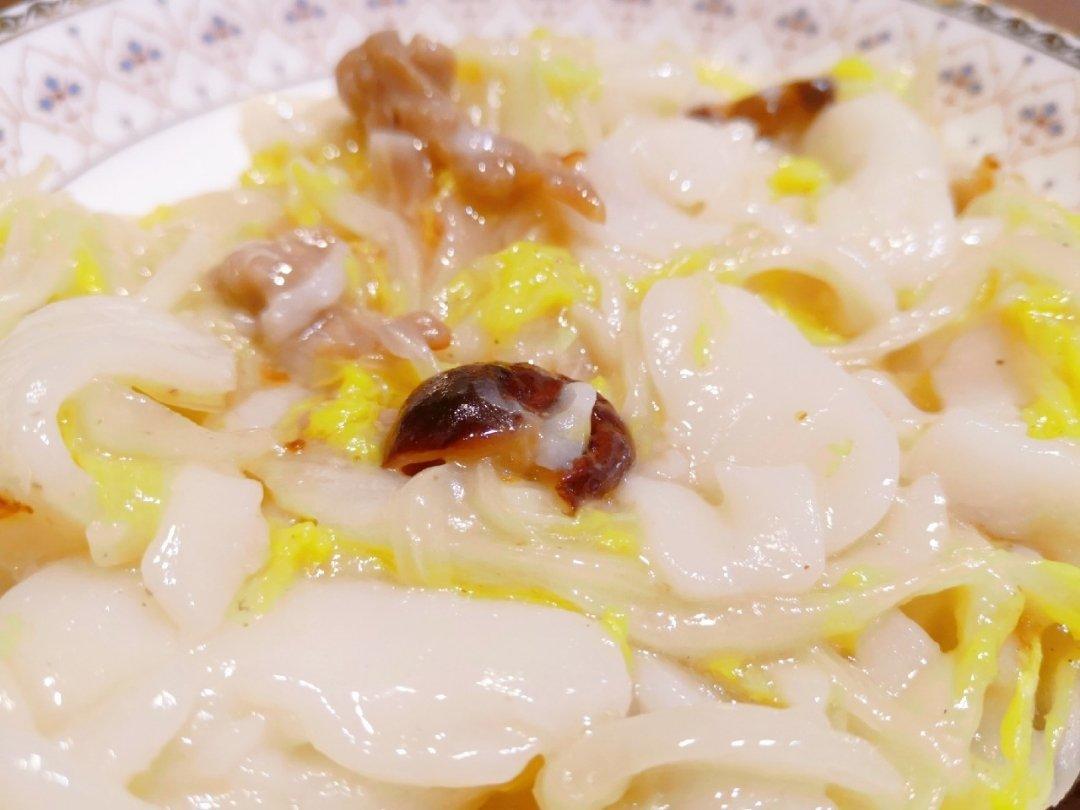不挑锅、不焦不沾的黄芽菜肉丝炒年糕
