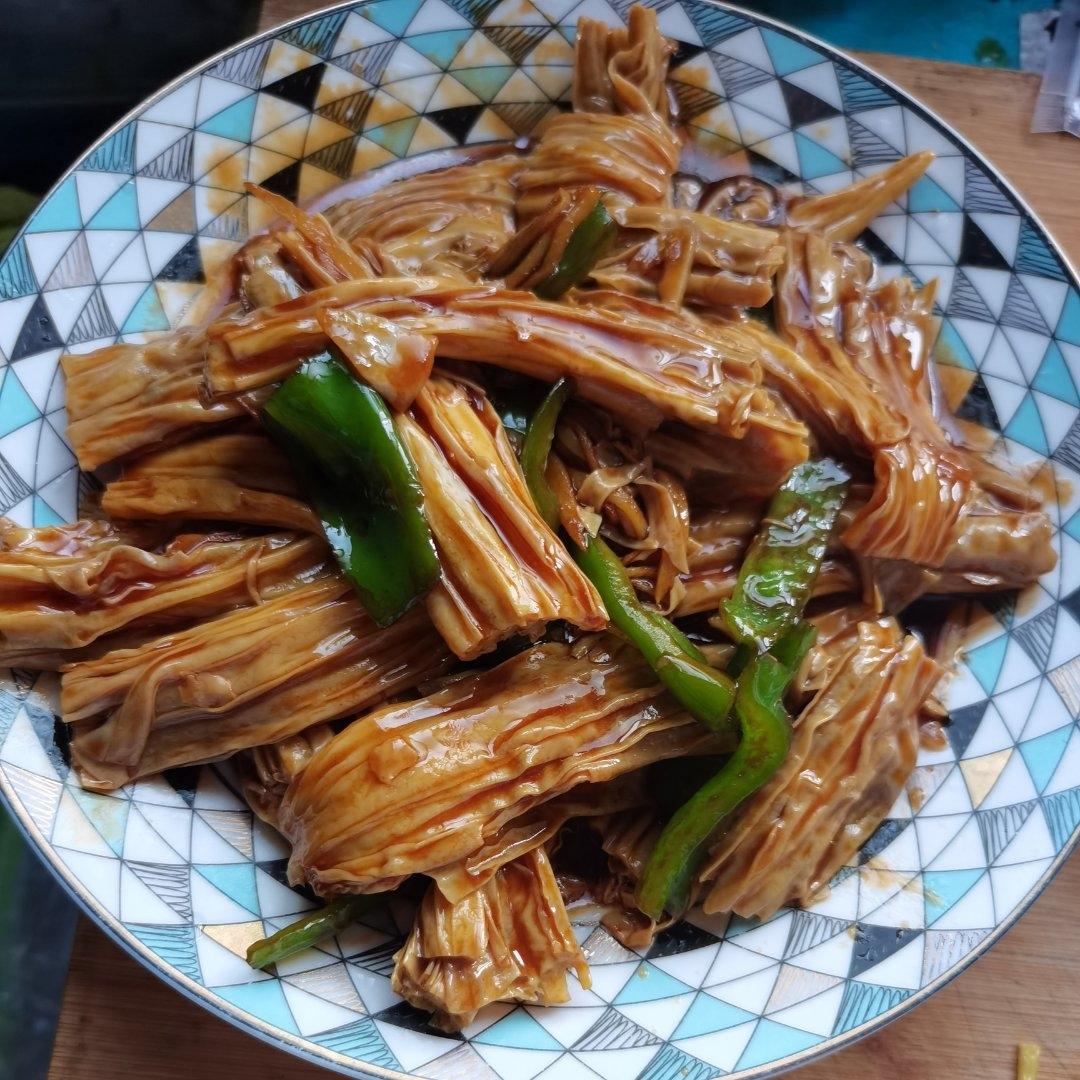 好吃到原地飞起的青椒腐竹