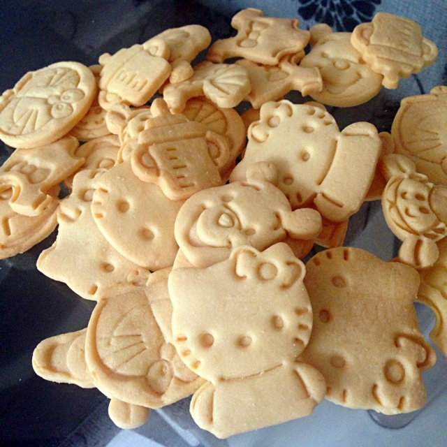 超简单！好吃又平整的糖霜饼干底的做法（附贴心小提示哦）