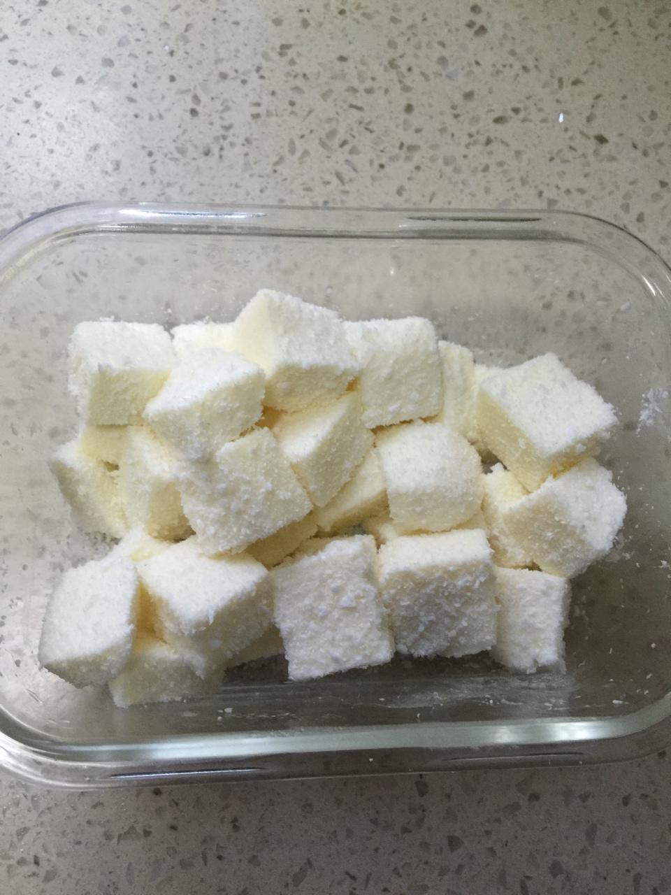 完胜85度C牛奶椰丝小方