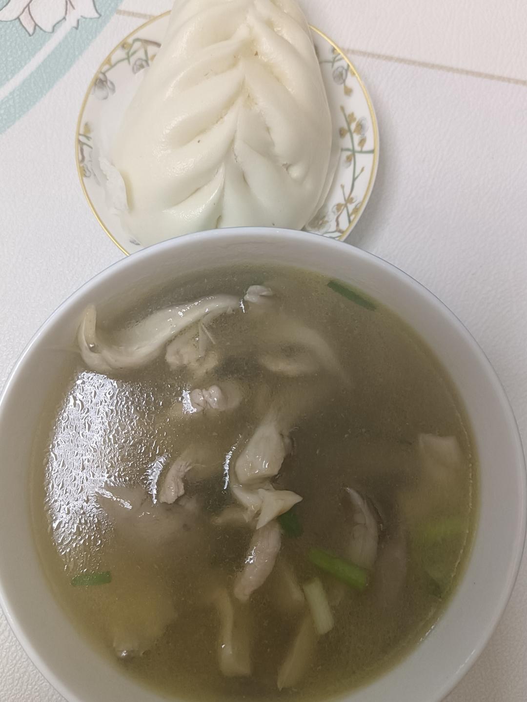 增加免疫                       平菇瘦肉汤