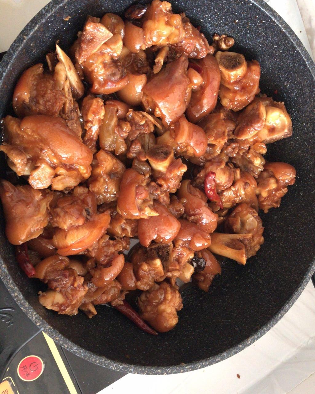 美味的家常菜：红烧猪蹄