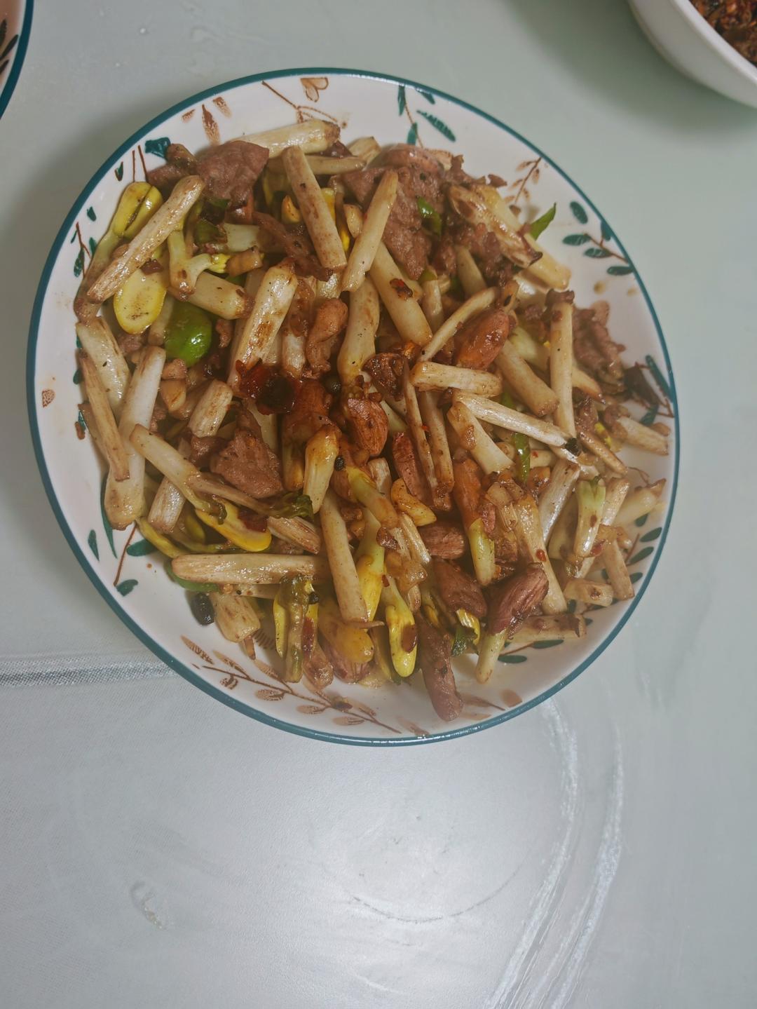 花生芽炒肉