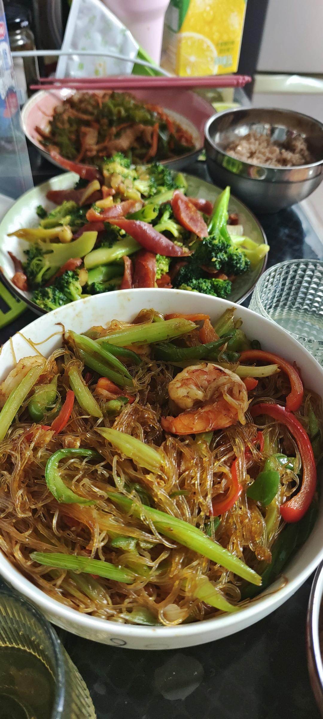 鲜虾粉丝煲