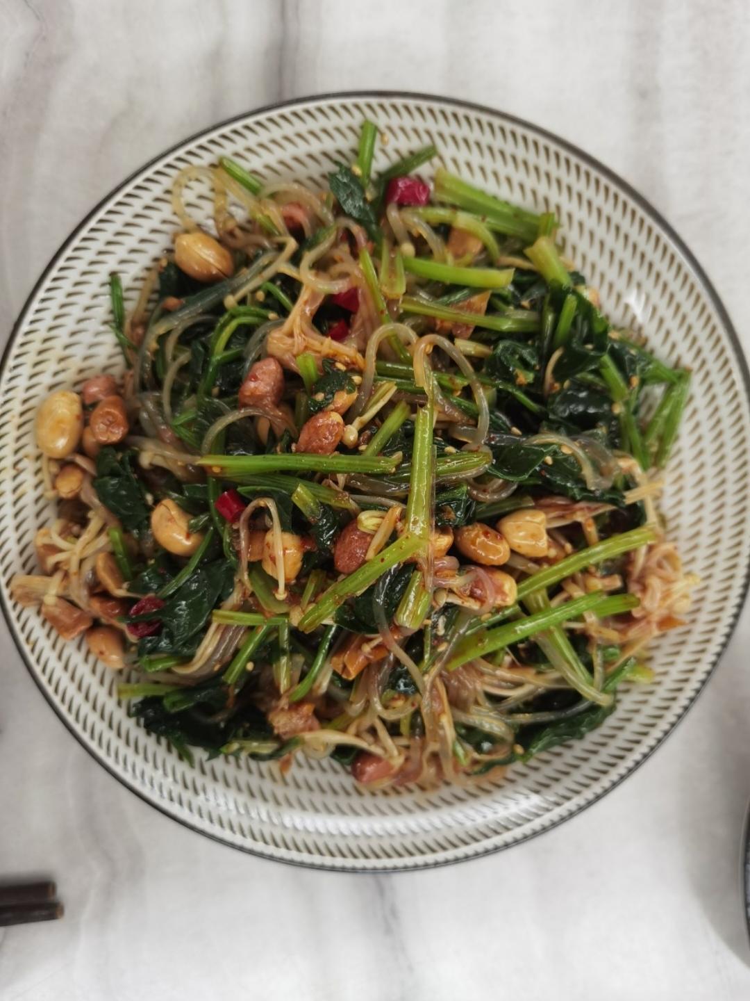 解馋减脂餐！酸辣开胃又下饭的菠菜拌金针菇