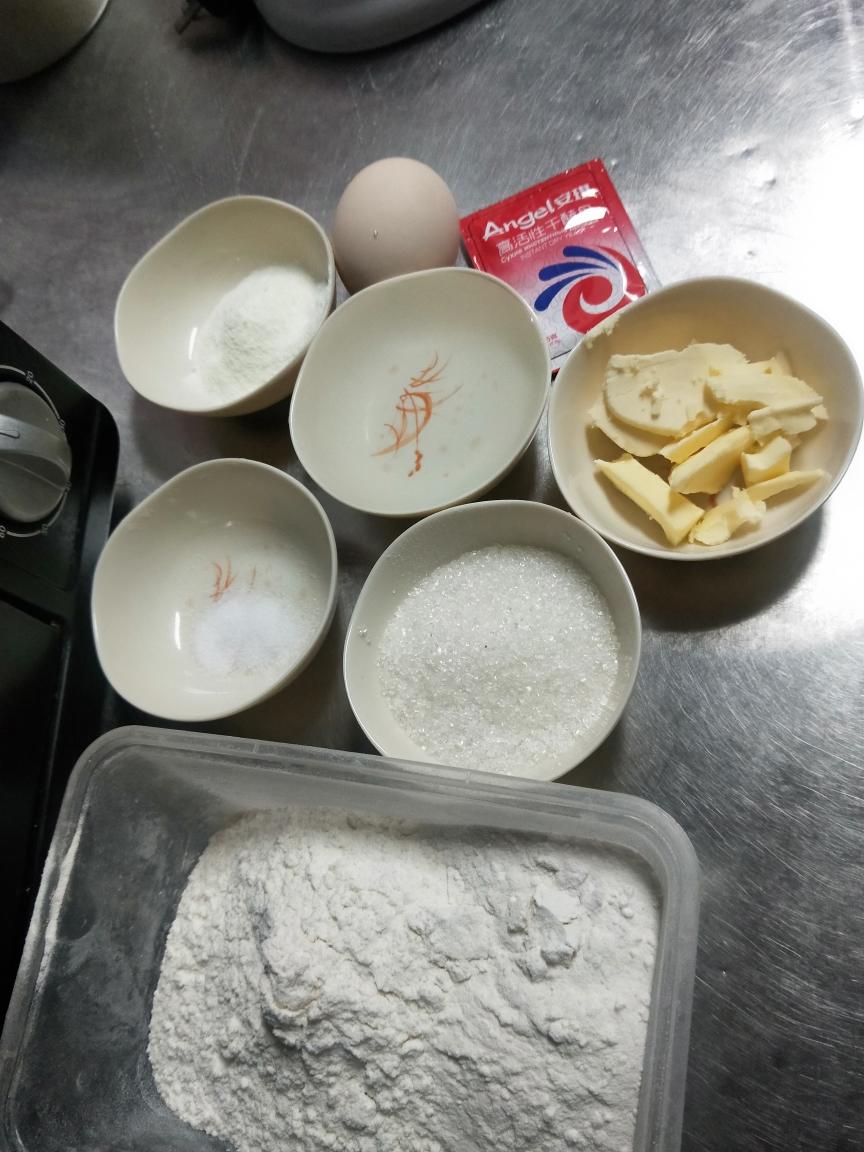 纯奶手撕吐司的做法 步骤1