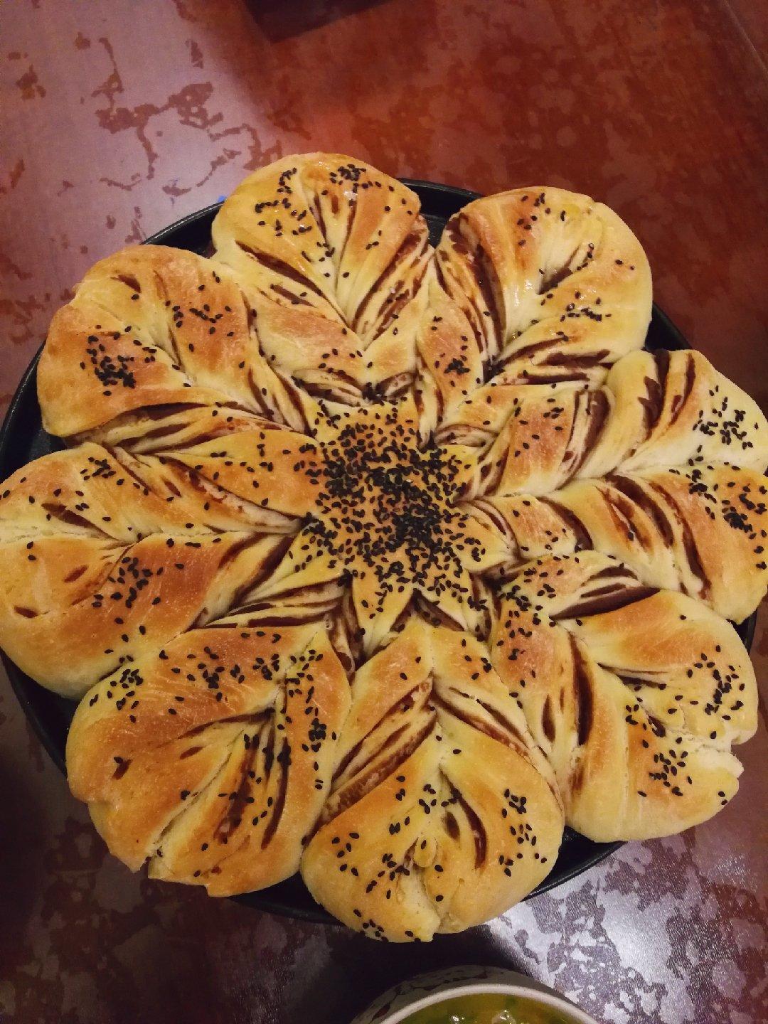 黑芝麻夹心面包，两种花朵造型Black Sesame Stuffed Flower Bread