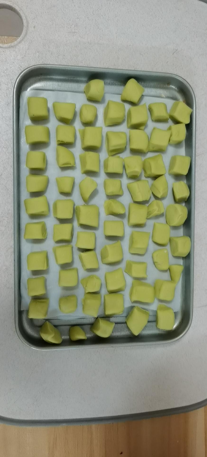 牛油果小方，牛油果辅食，让孩子爱上牛油果，锻炼咀嚼吞咽