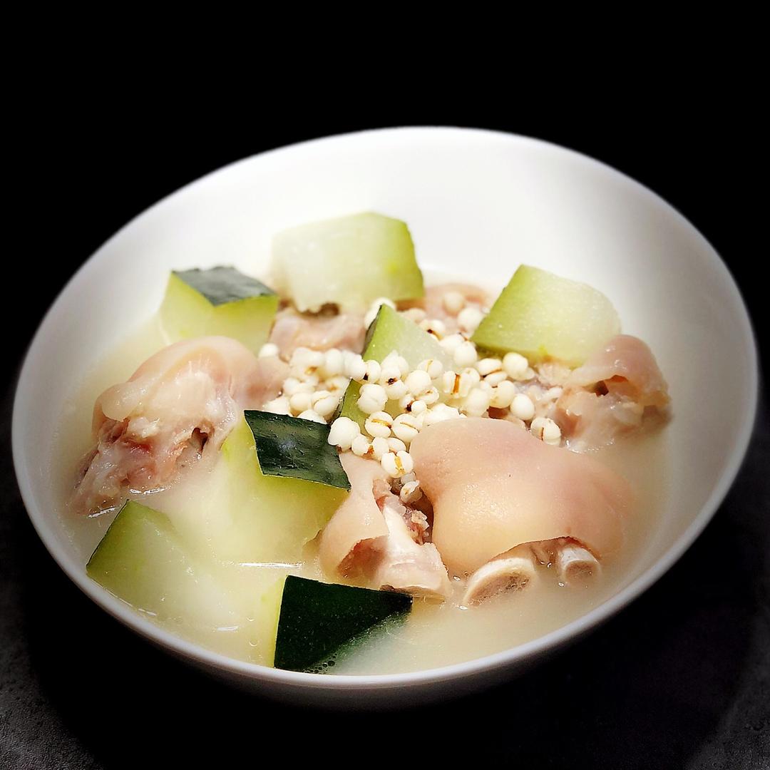 鹏妈在奔跑做的冬瓜薏米猪手汤(附白云猪手做法,一菜两吃)