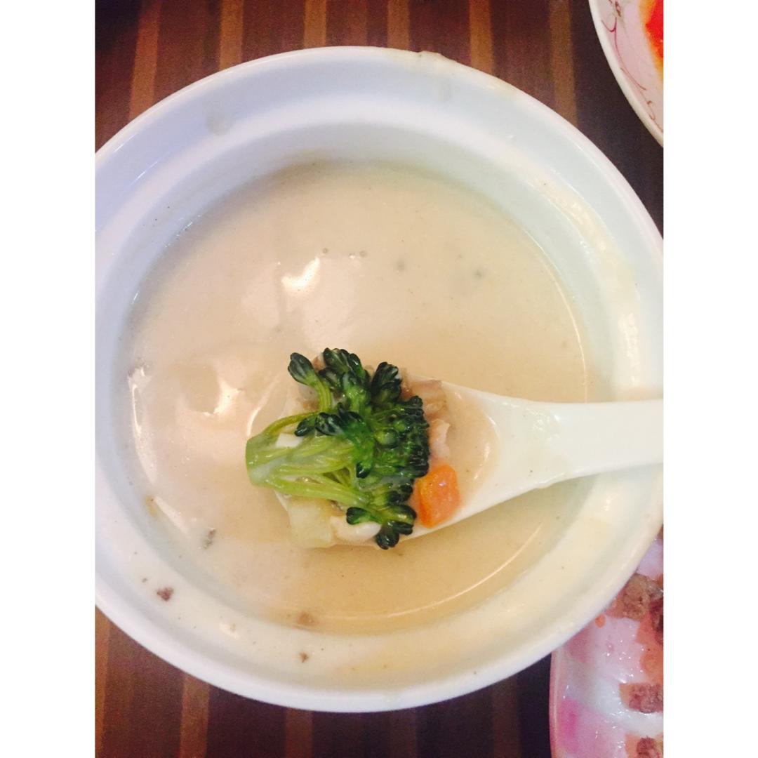 鸡茸奶油蘑菇汤