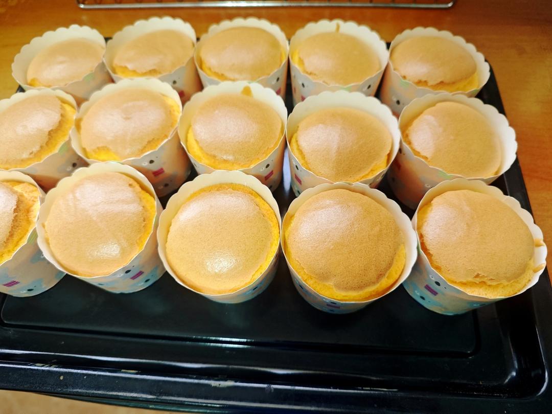 挑战全网最容易成功的纸杯蛋糕🧁无水不回缩，不开裂