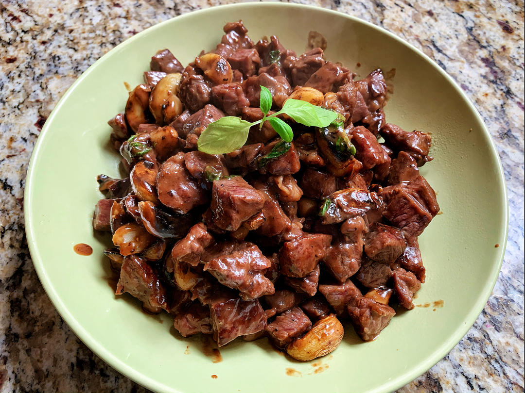 听起来就很好吃的黑椒蒜子牛肉粒