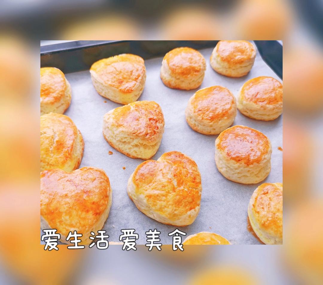 【视频】3分钟 奶油司康Scone(可能是世界上最快手的司康) 消耗淡奶油～