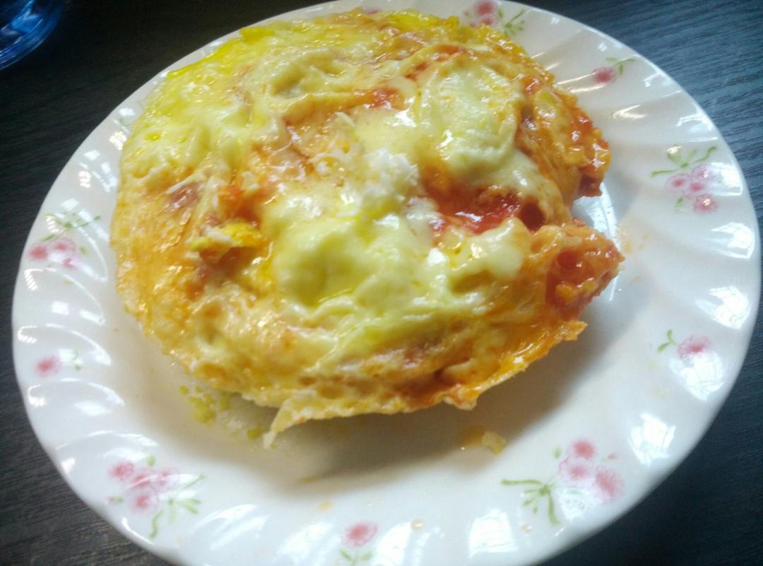 只需摆好材料去微波！惊艳全家的早餐端上桌：香肠奶酪烘蛋