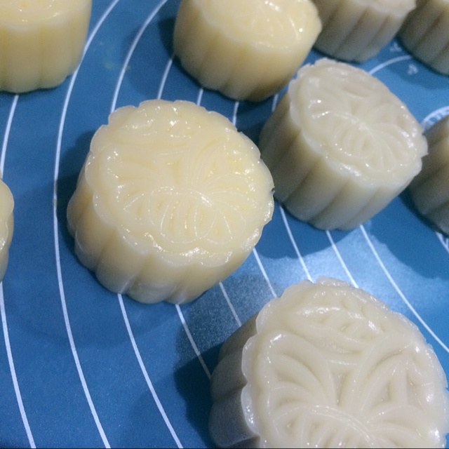 【视】《知味人生》美食视频（8）抹茶红豆沙冰皮月饼