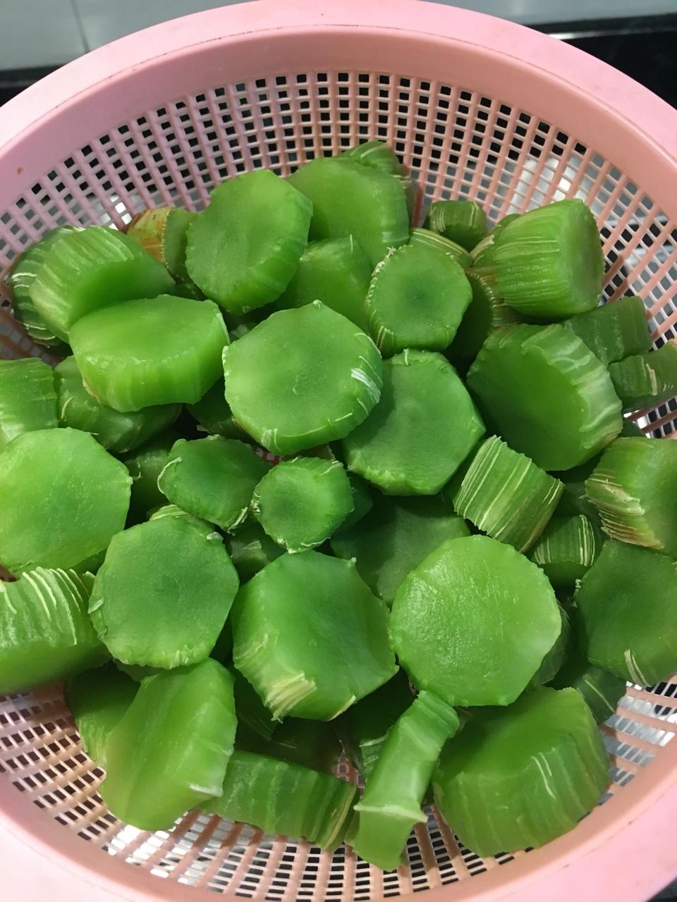 自晒莴笋干