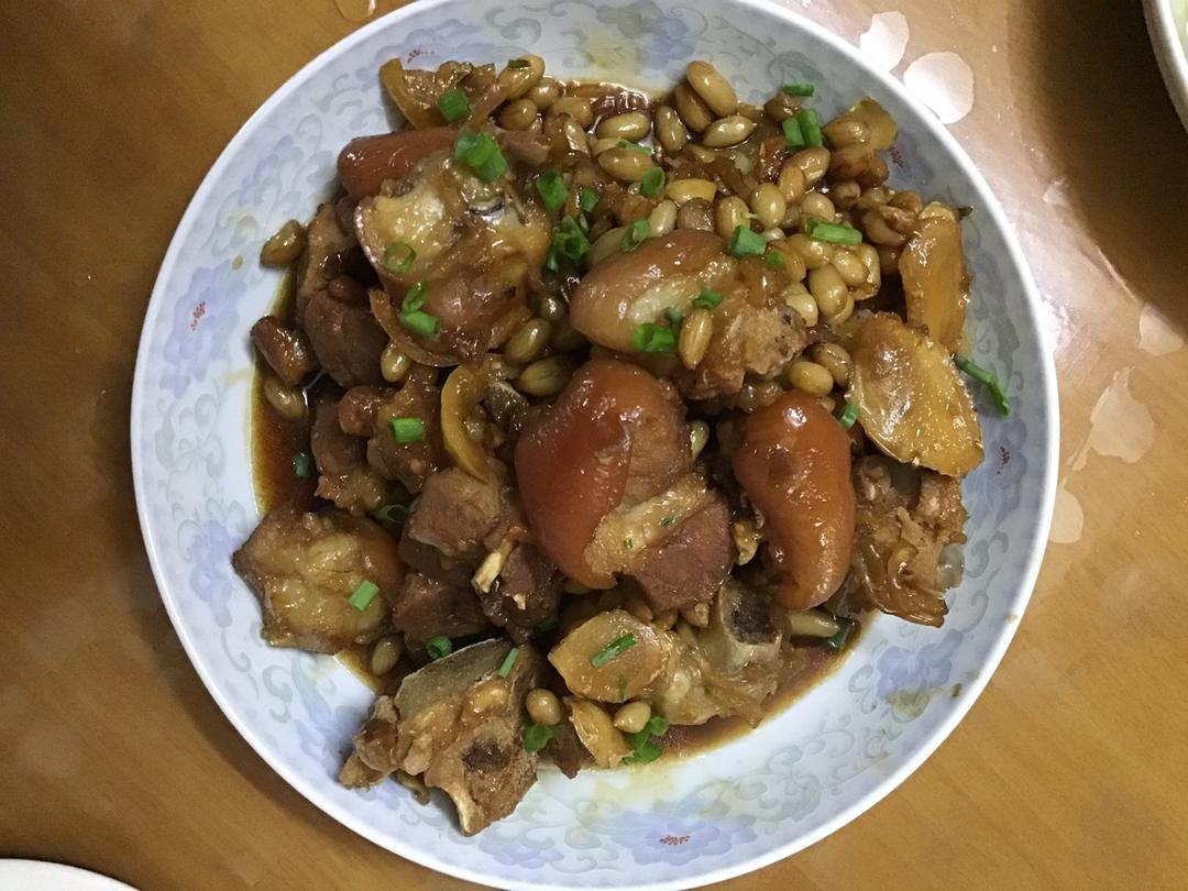 红烧猪蹄，酱香味，超级过嘴瘾的卤猪蹄