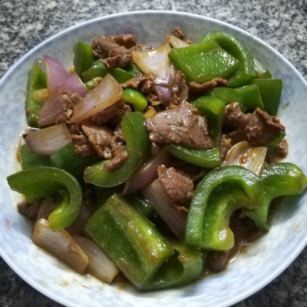 洋葱青椒炒肉