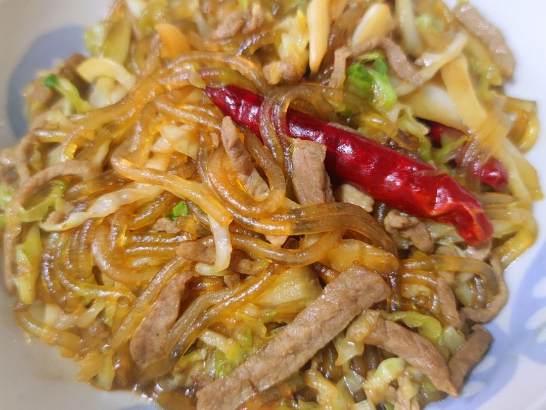 大厨教你“包菜炒粉条”不粘锅好吃的做法