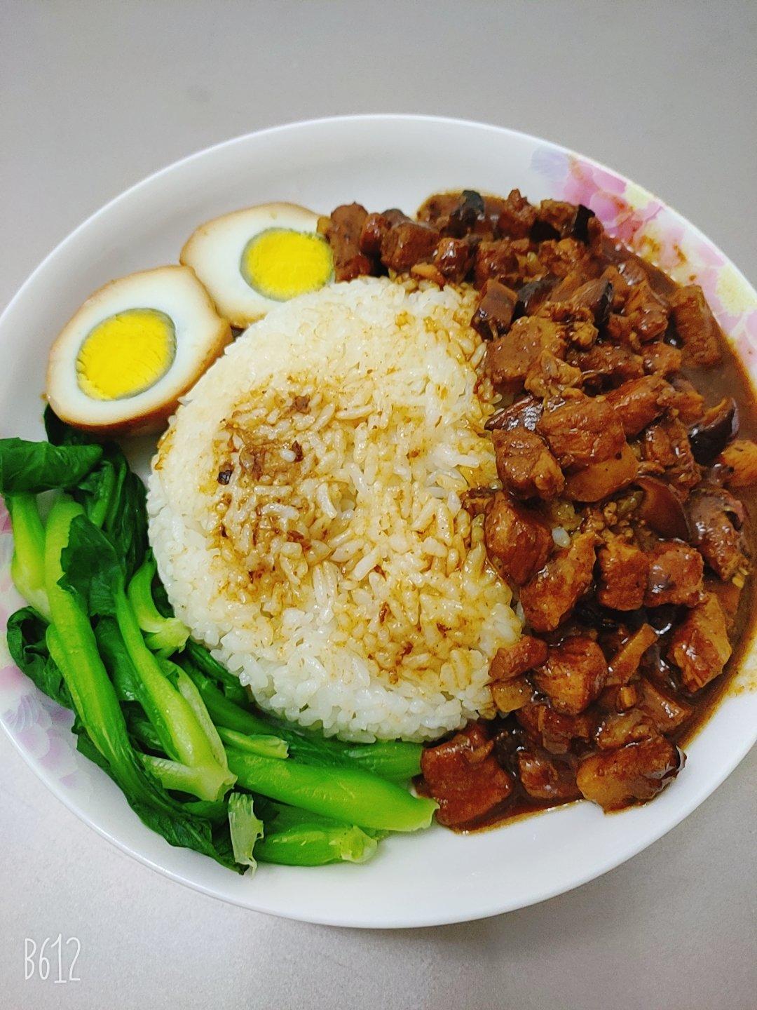 洋葱酥卤肉饭