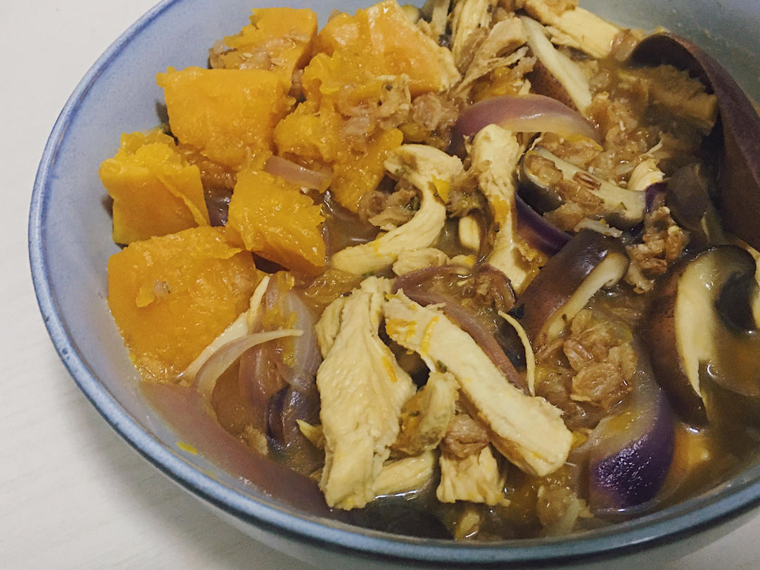 南瓜栗子鸡汤丨健康·三餐