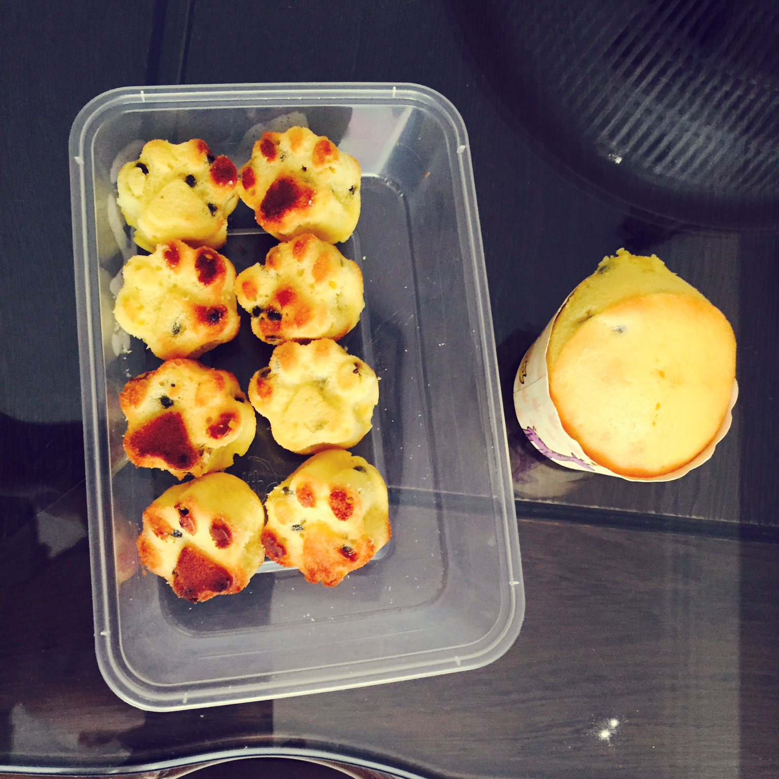 百香果玛德琳蛋糕