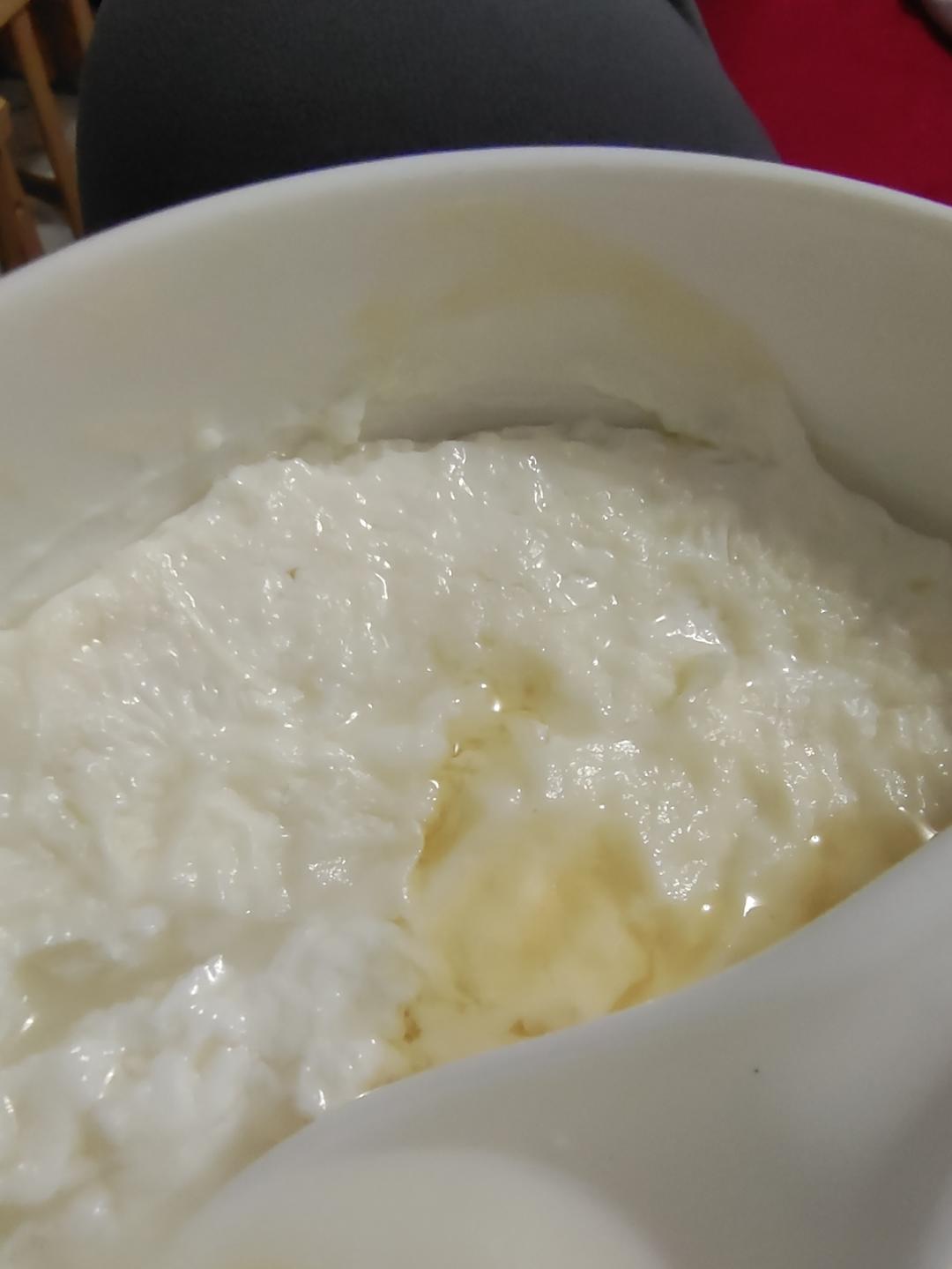 双皮奶，奶皮厚薄随意做